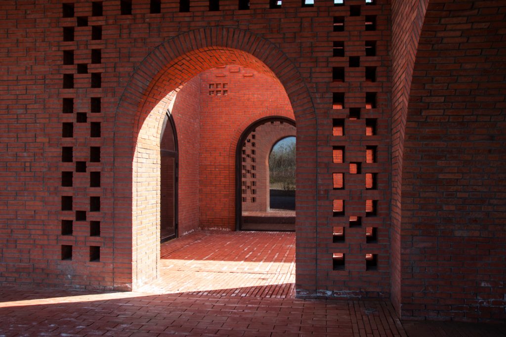 Tower of Bricks arches 2