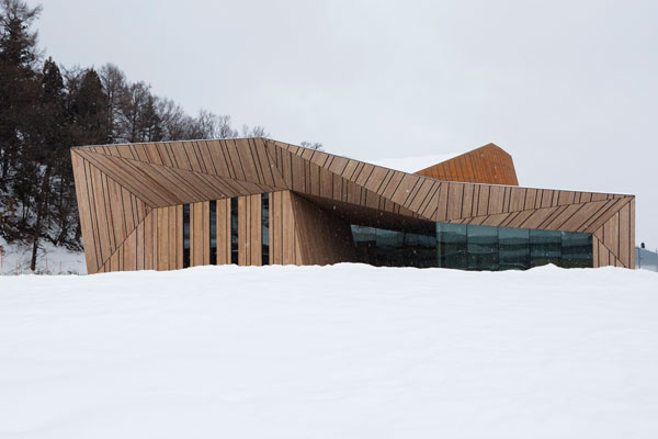 Building Inspired by Traditional Japanese Snow Dwellings
