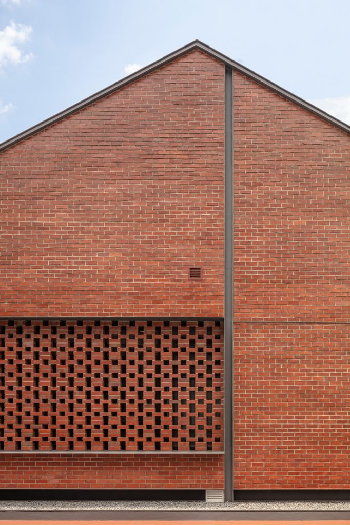 RTNQ Brick House brick wall
