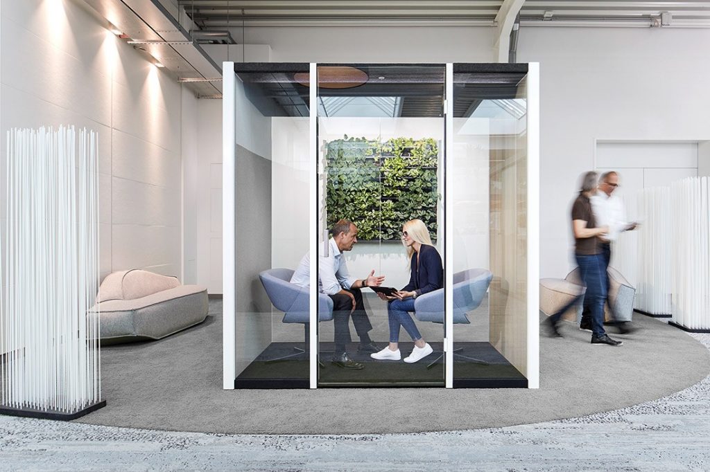 Orgatec_privacy_dialogue-cube-people