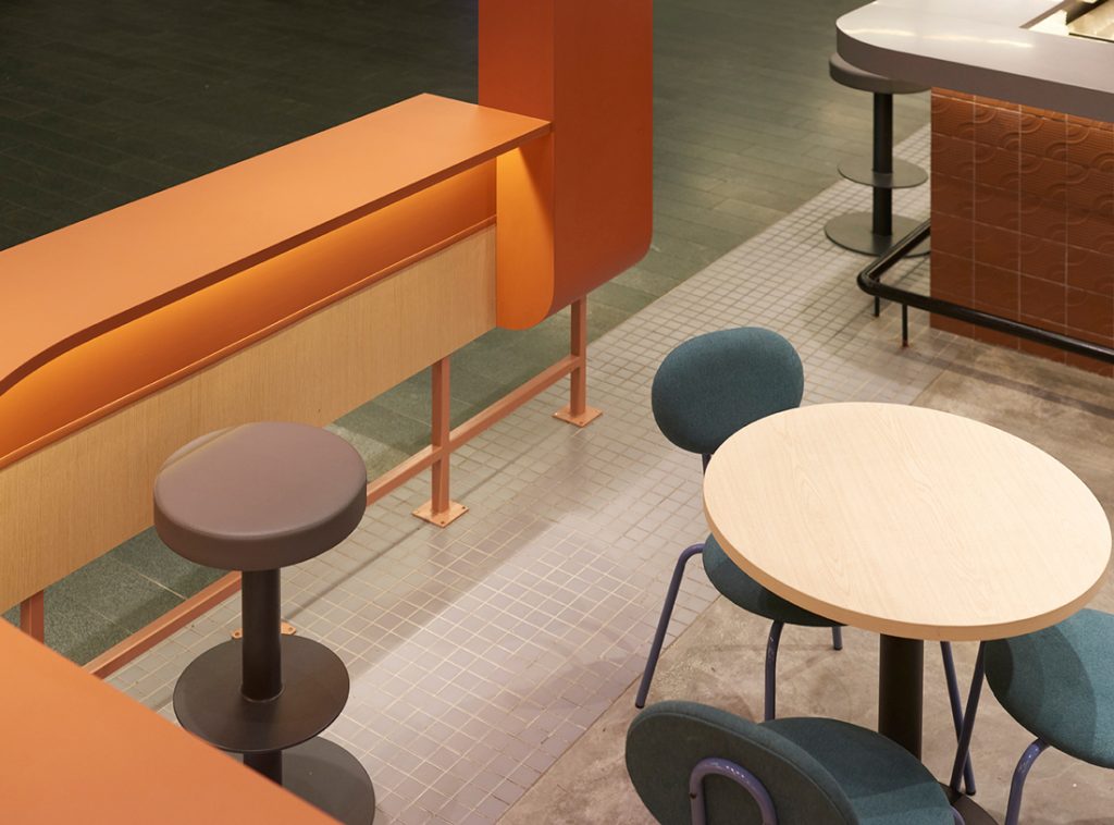 wynk-standing-sushi-bar-marina-one furniture detail