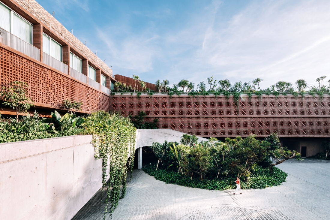 sustainability-in-hotel-design-Bali-Potato-Head-Studios-by-OMA-and-Andramatin